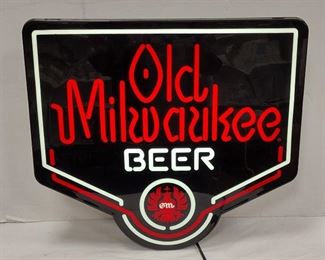  LIGHT WEIGHT PLASTIC KCS INDUSTRIES INC. 1984 OLD MILWAUKEE BEER LIGHTED SIGN. ONE SIDE HAS SPLIT