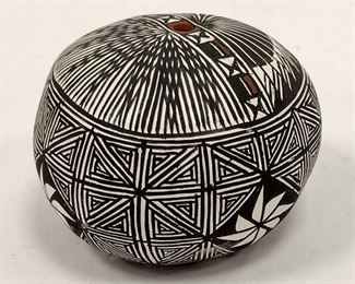  SMALL ACOMA POTTERY SEED POT. SIGNED R.E. 2.5" DIAMETER