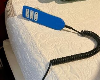 $700 King Adjustable iMattress by Comfort Solutions