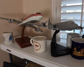 Lockheed model planes, mugs