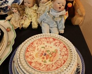 Vintage and antique decor, dolls, porcelain