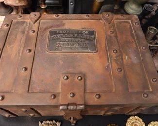 Replica Wells Fargo Strongbox