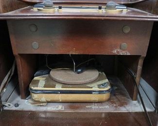 Vintage Zenith radio/turntable 1940's