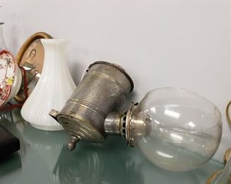 Angle lamp, oil