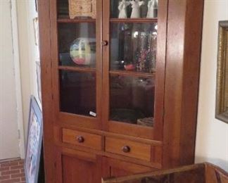 Fantastic corner cabinet - gorgeous and functional