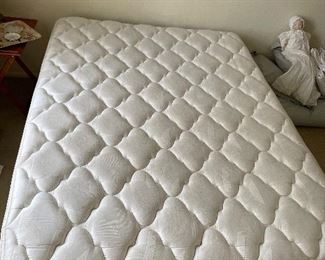 Queen mattress in really good condition
