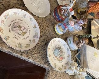 Music boxes and plates