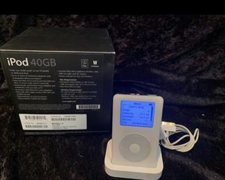 1st Generation Apple iPod 40GB mp3 Vintage iPod