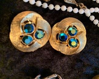 Vintage Jewelry Brooch Clip Earrings Necklace Bracelet 