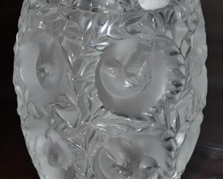 Lalique "Bagetelle" 7" Frosted Vase