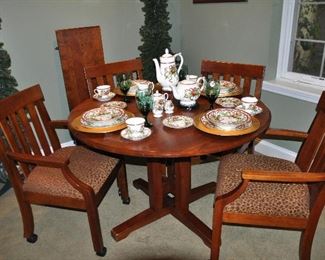 Fantastic Ethan Allen American Impressions Cherry "Corin" 48" Round Extension Dining Table with 18" Leaf, 48" Glass Top and 4 Ethan Allen American Impressions Caster Armchairs, 22.5"W x 23.5"D x 34.5"H