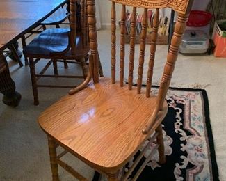 #1 Oak table with 6 chairs and 3 leaves 42-74x42x29 $175.00