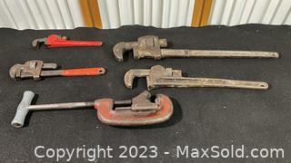 wlarge pipe cutter and pipe wrenches including rigid4491 t