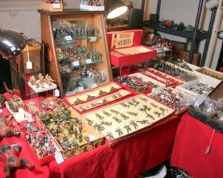 100’s of Britain Solders with Some Complete Sets & Boxes