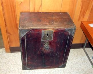 Tansu Chest