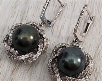 Tahitian Pearl Gold Earrings