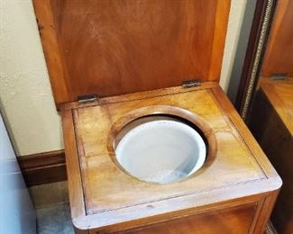 Wooden commode 