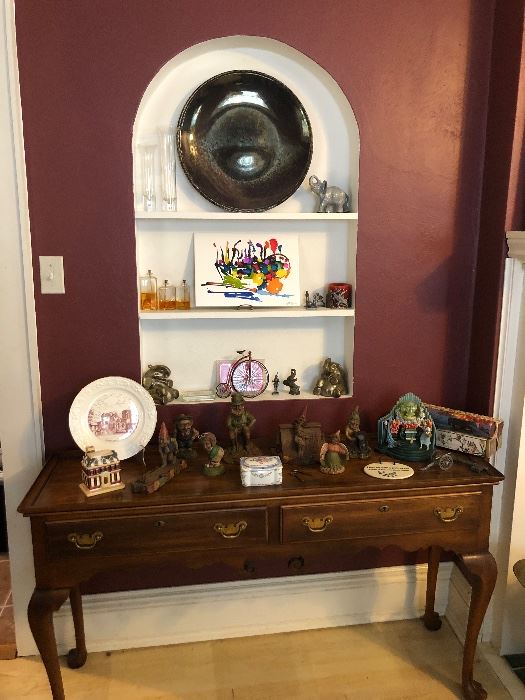 Beautiful Sofa Table by Statton Furn Co
Tom Clark Gnomes