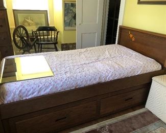 Twin Bed w/Pull out Drawer
