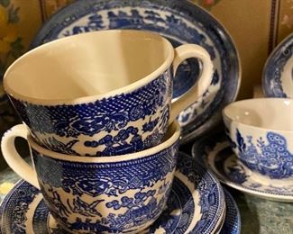 #BLUE WILLOW DISHES, SERVING PIECES