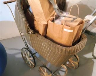 1940's baby buggy