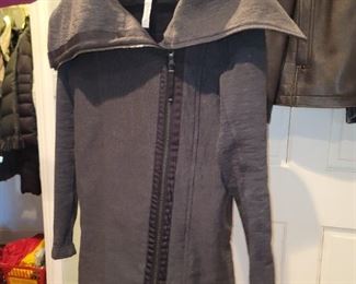 Lululemon jacket size 6