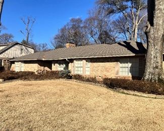 This 2821 square foot home, listed by Claire Holcomb, Next Door Neighbors, is for sale. We look forward to seeing you at the living estate sale Feb. 2-4.