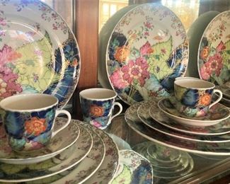 Mottahedeh "Tobacco Leaf" china - 12  5-piece place settings 