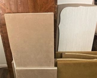 Pad and an extra leaf for the dining table