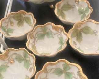 Gold-toned trimmed bowl set