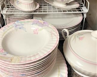 73 pieces of Mikasa "Pink Melody" 