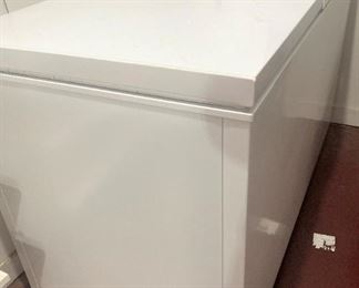 Frigidaire chest freezer