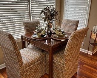 HENREDON Dinette Set with Hidden Leaves