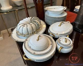 NORITAKE Glendive China Set