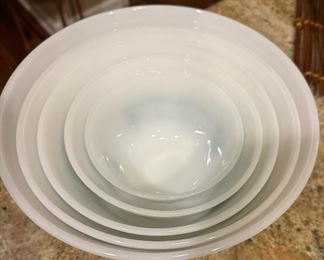 FIRE KING Federal Glass 5 Piece Nesting Bowls