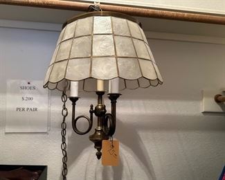 Shell hanging lamp