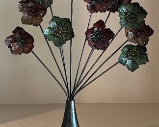 Solid Metal Floral Wire Picture Holder