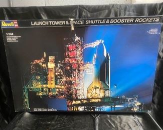 1986 Revell Model Launch Tower Space Shuttle  Booster Rocket