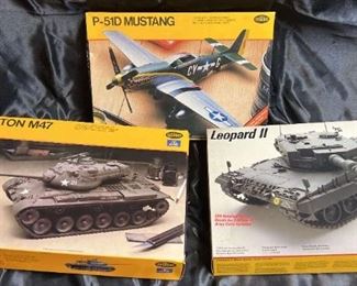 Testors P51D Mustang  Tank Kits