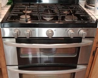 LG gas range...Like new!