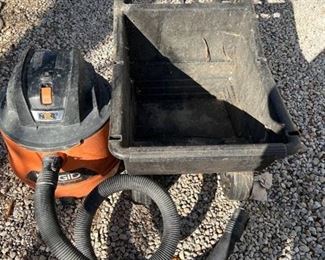 Ridgid NXT Vacuum & Plastic Wheelbarrow 2x3.5 Foot