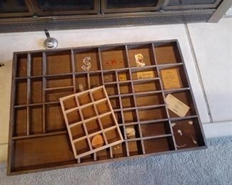 Painters tray (24.5  x 17.5) and miniatures