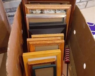Box of miscellaneous picture frames. 14x11 to 4x6