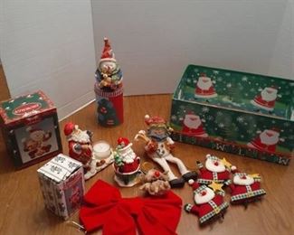Christmas decor. Santa, snowmen and Christmas box