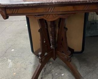 ANTIQUE EASTLAKE MARBLE TOP OCCASIONAL SIDE TABLE