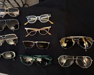 Hundreds of glasses, frames, 
Vintage 
80’s , 90’s eyeglass frames 