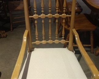 arm chair in pristine condition