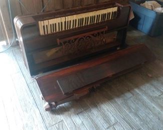 vintage organ sustained some damage in it's move to the barn.
FREE ON SUNDAY!