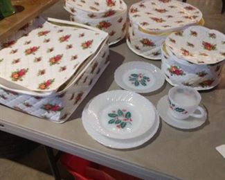 Vintage Termocrisa milk glass
10 dinner plates, 8 salad plates, 10 bowls, 12 saucers, 12 coffee cups