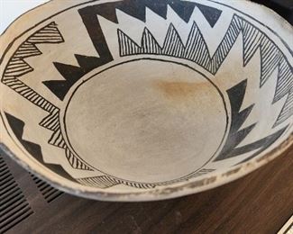 Large Very Early Anasazi/Mimbres Bowl